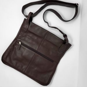 JPOURSE  Lexington Women's Crossbody Bag with Adjustable Setting Strap.